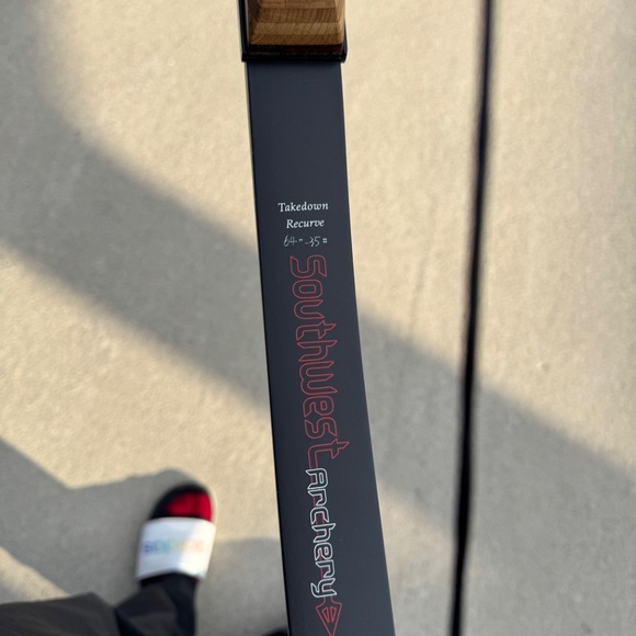 Southwest Archery 64" Spyder XL Takedown Recurve Bow with accessories - Picture 13 of 16